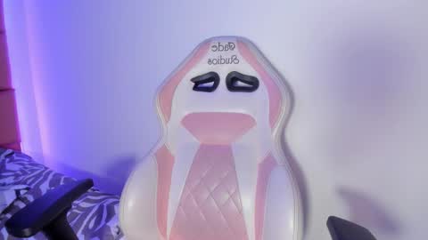 emma__js_ online show from January 8, 8:04 pm