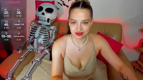 emma__rosss online show from October 27, 2:44 am