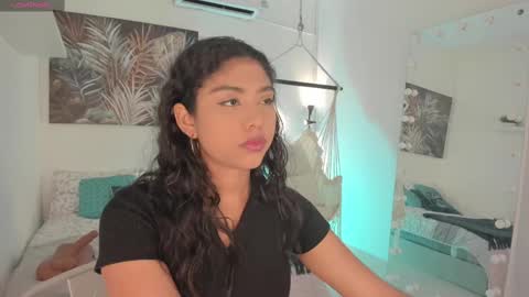 Snapshot of emma_alice_ chatting on March 12, 12:15 pm Alice online show from March 12, 12:15 pm