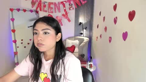 Snapshot of emma_alice_ chatting on February 17, 12:38 pm Alice online show from February 17, 12:38 pm