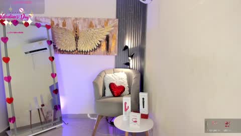 Snapshot of emma_alice_ chatting on January 31, 3:33 pm Alice online show from January 31, 3:33 pm
