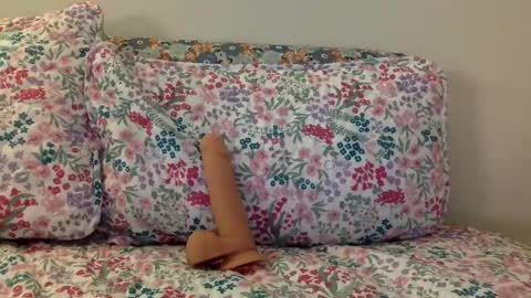 Snapshot of emma_bloom24 chatting on March 7, 3:19 am Emma online show from March 7, 3:19 am
