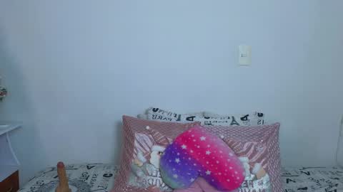 Snapshot of emma_blue_ chatting on December 5, 3:20 am Emma Blue modelo independiente online show from December 5, 3:20 am