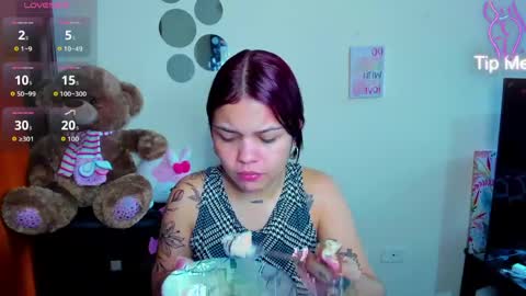 emma_boo_ online show from April 4, 4:47 pm