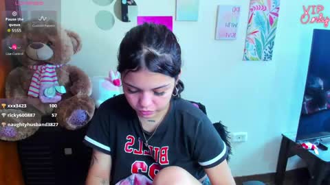 emma_boo_ online show from May 31, 6:09 pm