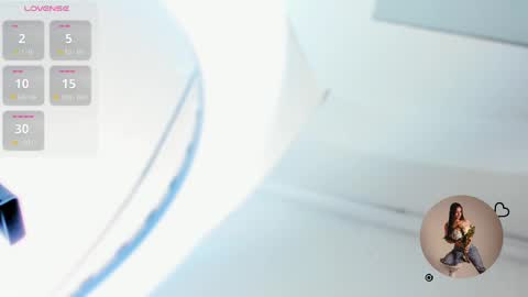 Snapshot of emma_brooks1 chatting on February 13, 10:54 pm Emma online show from February 13, 10:54 pm