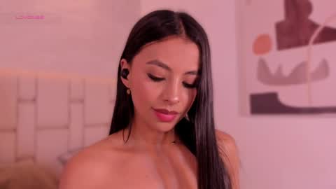 Snapshot of emma_brooks1 chatting on March 7, 7:49 pm Emma online show from March 7, 7:49 pm