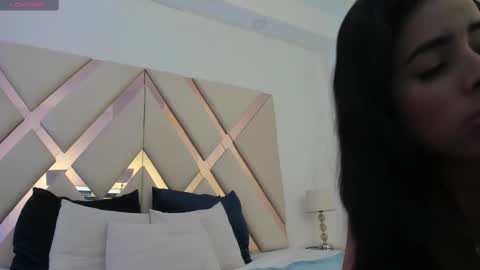 Snapshot of emma_castilloo chatting on February 23, 10:20 pm Emma Castillo online show from February 23, 10:20 pm