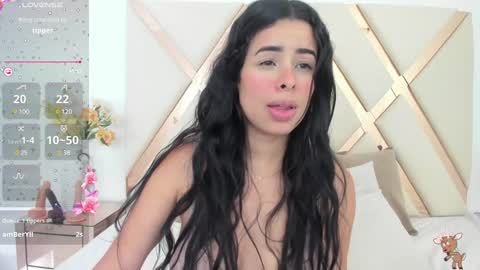 Snapshot of emma_castilloo chatting on December 15, 12:29 am Emma Castillo online show from December 15, 12:29 am