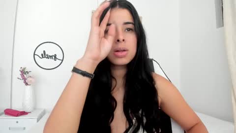 Snapshot of emma_castilloo chatting on February 14, 1:34 am Emma Castillo online show from February 14, 1:34 am