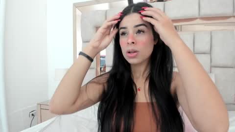 Snapshot of emma_castilloo chatting on December 29, 4:19 pm Emma Castillo online show from December 29, 4:19 pm