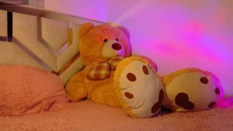  Emma  online show from October 2, 12:42 am