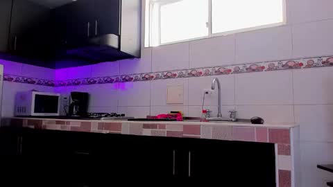 Emma online show from November 5, 3:25 pm