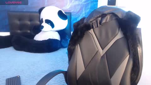 Emma  online show from February 4, 7:07 am