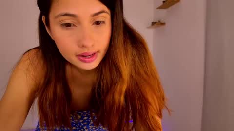 Snapshot of emma_hg1 chatting on February 13, 4:00 am the girl of your dreams online show from February 13, 4:00 am