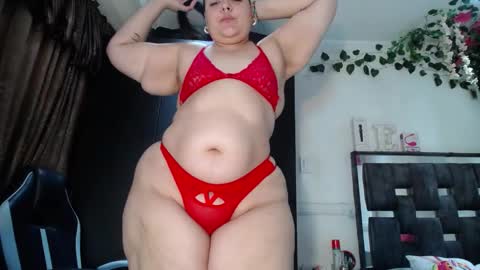 Snapshot of emma_hoot1 chatting on January 12, 10:12 pm emma online show from January 12, 10:12 pm