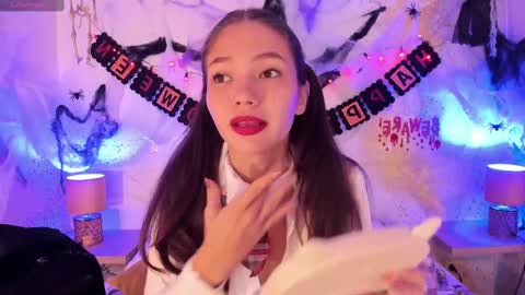 emma_jhoons online show from October 3, 11:18 am