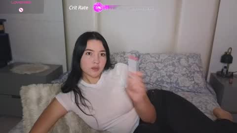 Snapshot of emma_johnson_ chatting on February 25, 2:14 am emma_johnson_ online show from February 25, 2:14 am