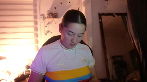 Snapshot of emma_johnson_ chatting on January 14, 3:22 am emma_johnson_ online show from January 14, 3:22 am