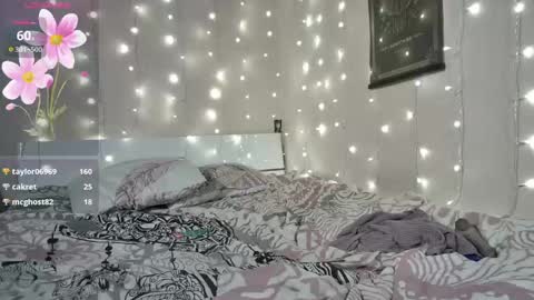 emma_just online show from May 14, 4:16 pm