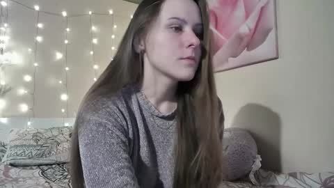 emma_just online show from November 22, 9:08 am