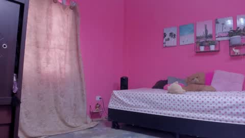 Snapshot of emma_lean chatting on February 4, 1:16 pm whises lits online show from February 4, 1:16 pm