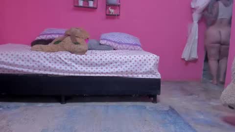 Snapshot of emma_lean chatting on February 8, 12:50 pm whises lits online show from February 8, 12:50 pm