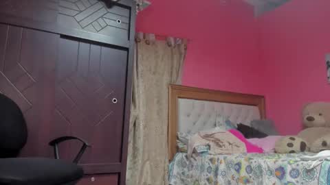 Snapshot of emma_lean chatting on March 1, 10:34 am whises lits online show from March 1, 10:34 am