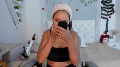 Emma online show from December 16, 7:42 pm