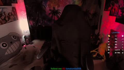 Snapshot of emma_luna059 chatting on January 23, 12:14 am LUNA online show from January 23, 12:14 am