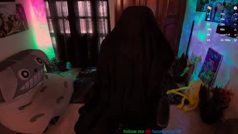 Snapshot of emma_luna059 chatting on December 9, 9:26 pm LUNA online show from December 9, 9:26 pm