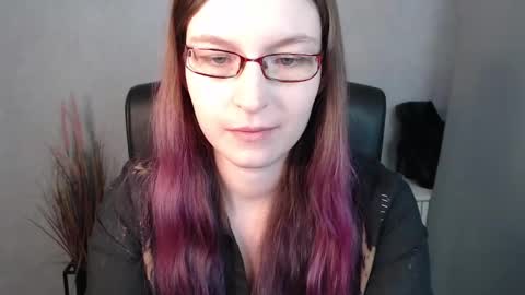 emma online show from February 19, 10:12 am