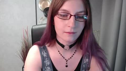 emma online show from December 30, 11:48 am