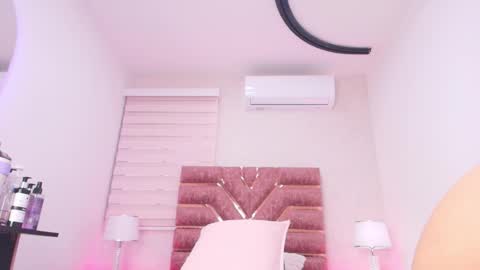 emma online show from January 10, 12:43 pm