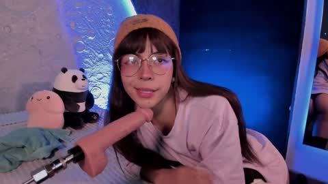 Snapshot of emma_nakamura chatting on January 26, 2:08 pm online show from January 26, 2:08 pm