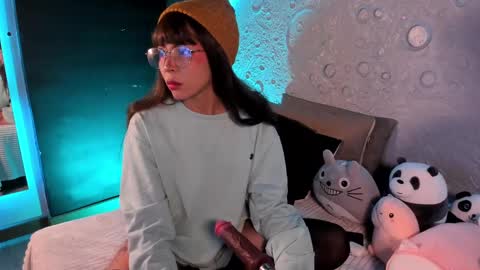 Snapshot of emma_nakamura chatting on February 27, 10:01 am online show from February 27, 10:01 am