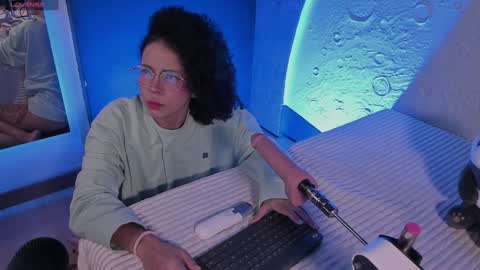 Snapshot of emma_nakamura chatting on February 6, 10:04 am online show from February 6, 10:04 am
