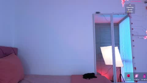 EMMA REVEES  online show from March 7, 11:32 am