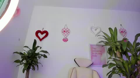 Emma online show from March 11, 4:43 pm