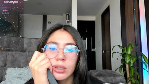 Emma online show from December 18, 5:31 pm