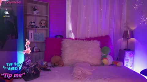 Snapshot of emma_soffia_ chatting on February 1, 7:02 pm EMMA online show from February 1, 7:02 pm