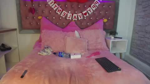 neko  online show from February 9, 8:45 pm