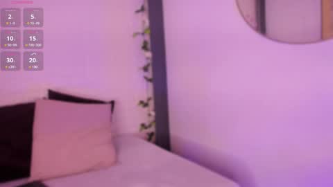 Snapshot of emma_woods__ chatting on December 30, 3:34 pm emma_woods__ online show from December 30, 3:34 pm