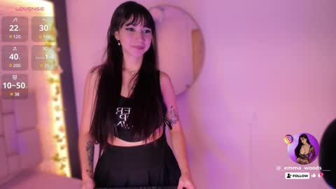 Snapshot of emma_woods__ chatting on December 4, 6:33 pm emma_woods__ online show from December 4, 6:33 pm