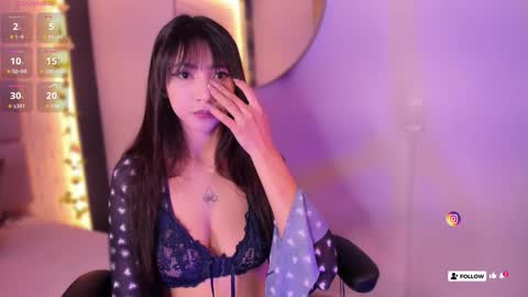 Snapshot of emma_woods__ chatting on December 2, 12:24 pm emma_woods__ online show from December 2, 12:24 pm