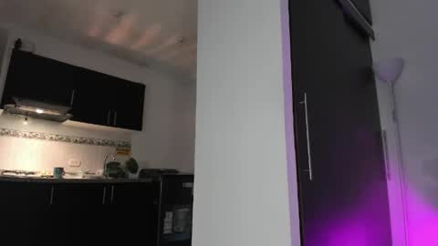 emmaclark_1 online show from May 14, 11:58 pm