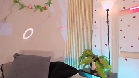 emmaclark_1 online show from September 30, 9:47 pm