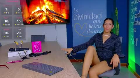 Emma online show from April 8, 1:36 pm