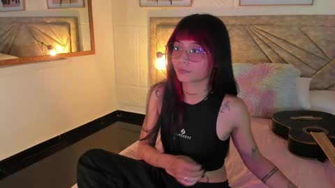           online show from March 24, 7:53 pm