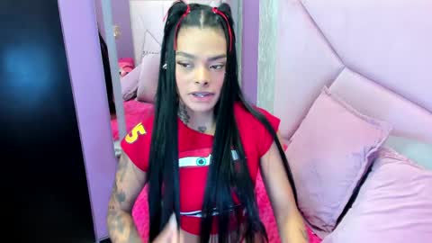 emmaebony_ online show from June 2, 12:51 pm